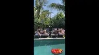 Keseharian Liburan Villa Ngentot Sepuasnya Becek